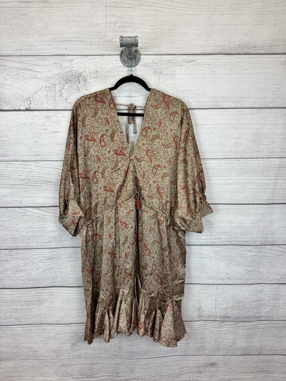 Aakaa Women's Green & Rust Paisley Satin Dramatic Hem Long Sleeve Dress Size 2X